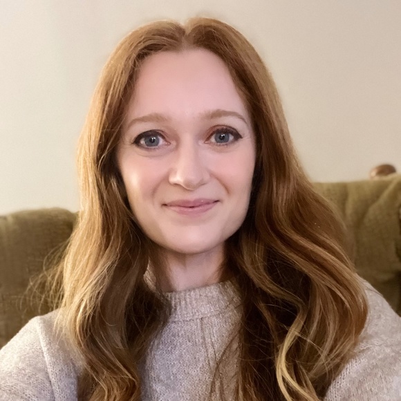 Meet your Posher, Courtney - Picture 1 of 1